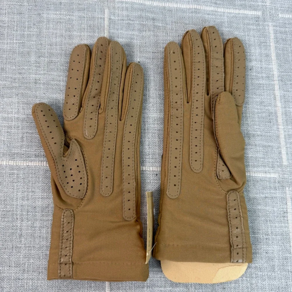 Isotoner Warm Ups by Aris One‎ Size Driving Gloves Tan Vintage New without tags